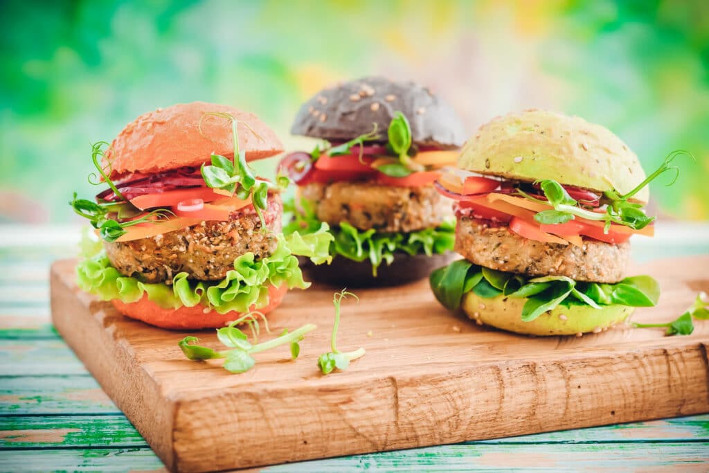 Fleischalternative: dieses Bild zeigt Burger mit fleischlosen Burger Patties