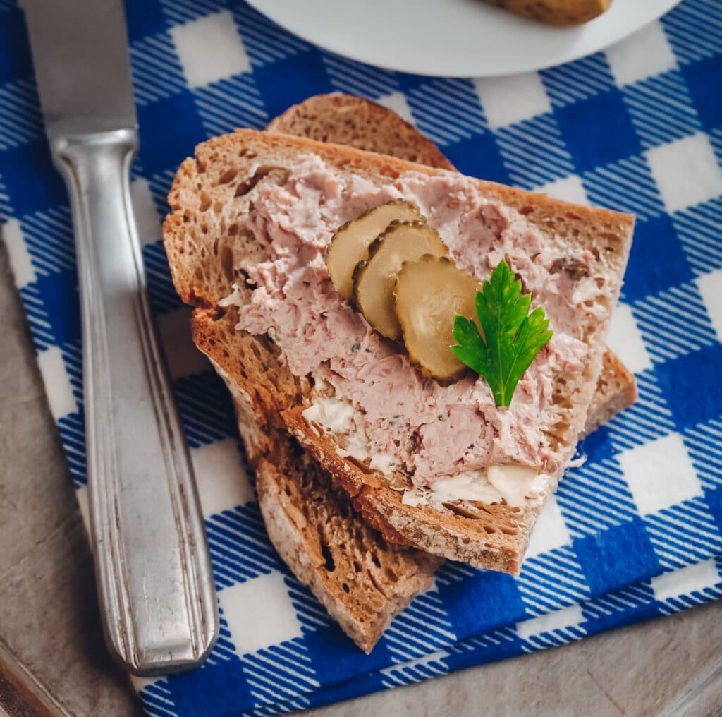 Leberwurst-Gewürz: dieses Bild zeigt ein Leberwurste Brot