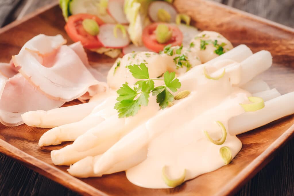 Abbild Spargel mit Sauce Hollandaise