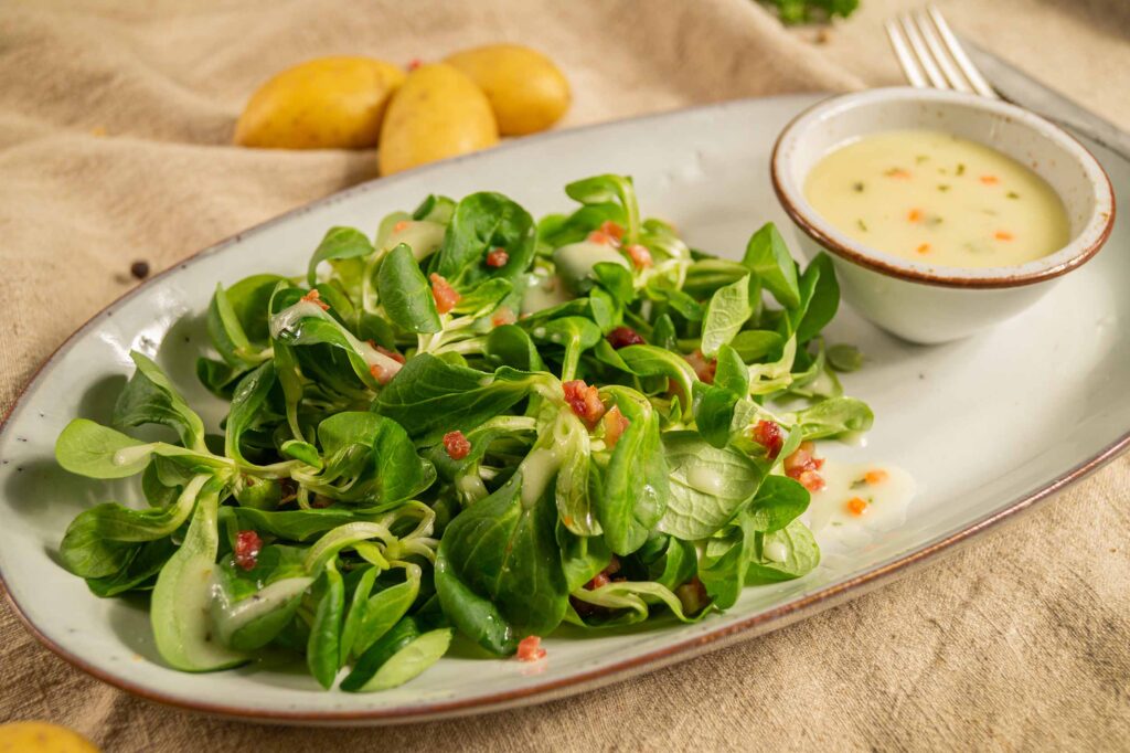 Feldsalat mit Kartoffeldressing