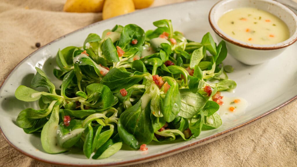 Feldsalat mit Kartoffeldressing